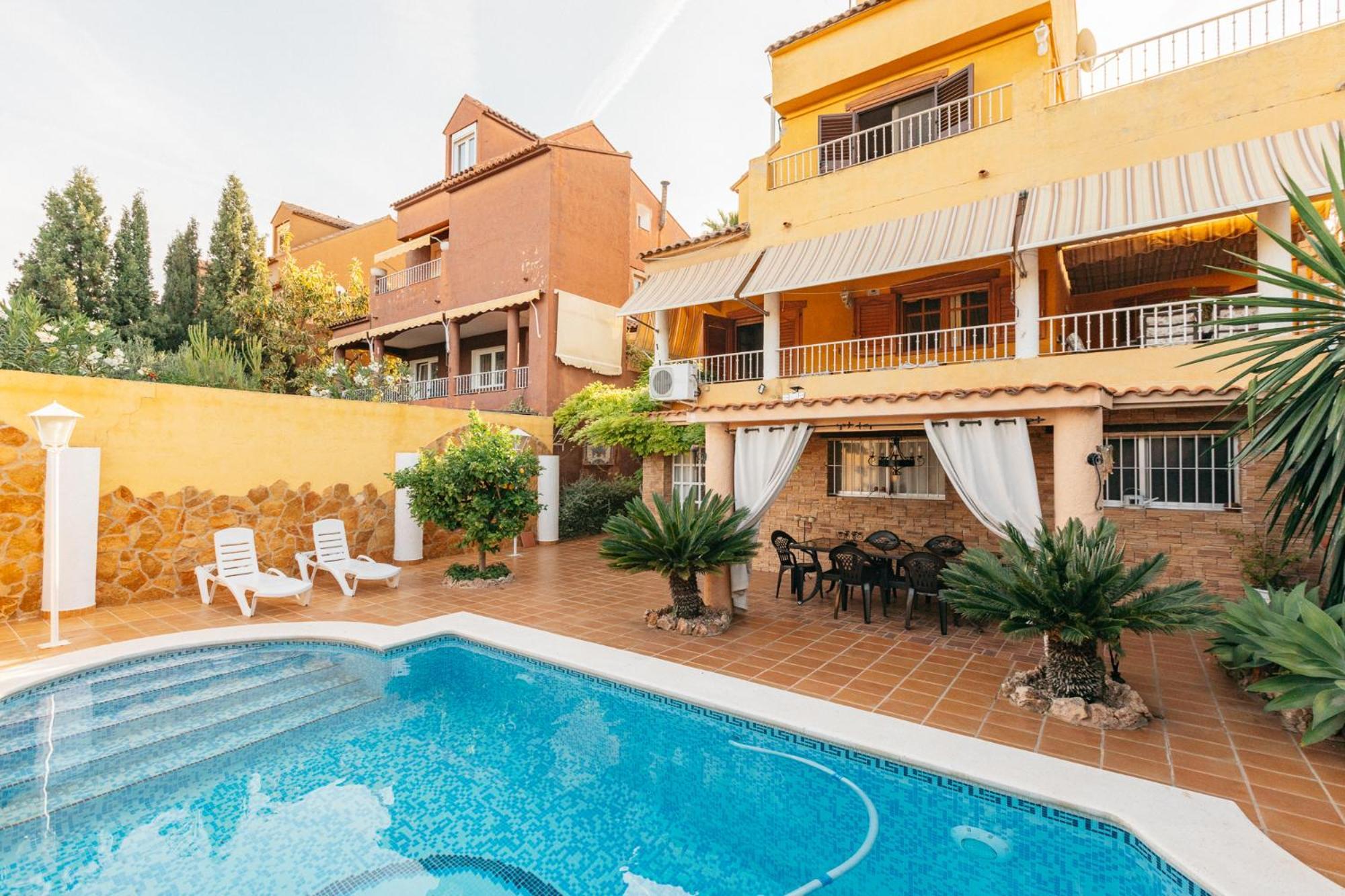 Chalet, Villa Rodeada De Naturaleza Piscina A Doce Klm De Valencia Y 7 Del Aeropuerto Valência Exterior foto